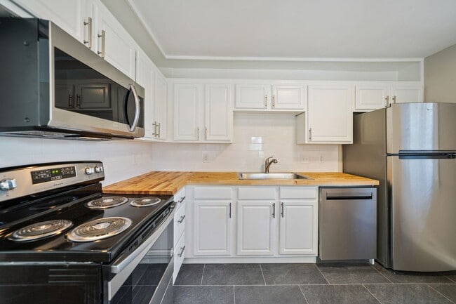 Building Photo - Beautiful Barnes Street Rental Ready early July!