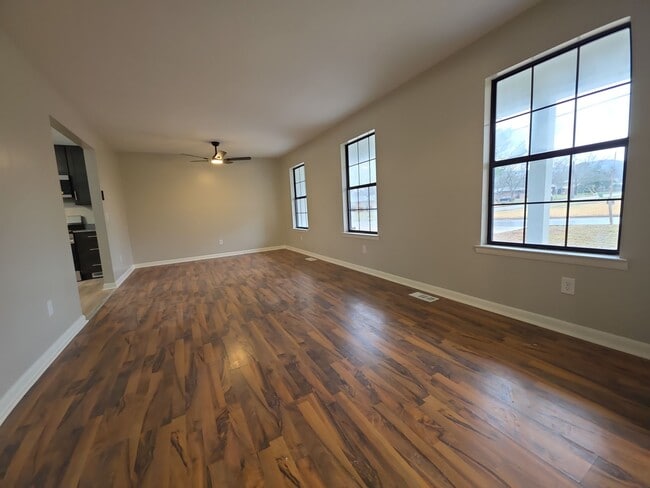 Foto del edificio - 3011 Deerfield Rd NW