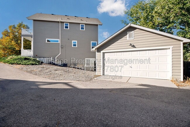 Building Photo - 4998 Dovetail Ln