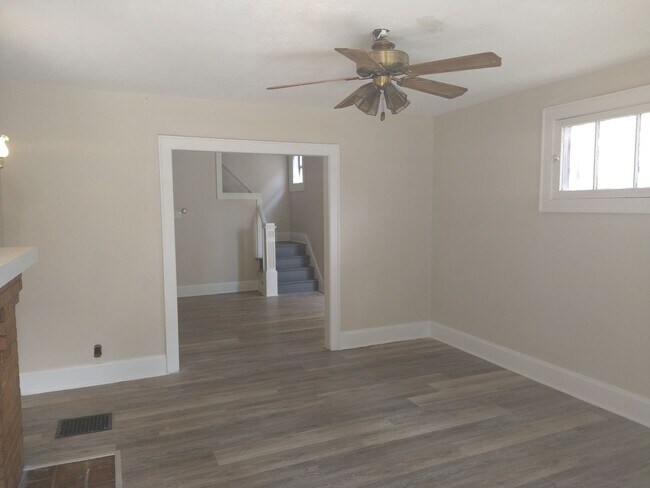 Foto del edificio - 206-208 N Harris Ave