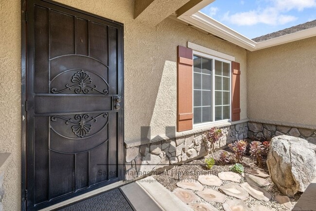 Building Photo - 2756 Sauvignon St