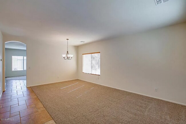 Foto del edificio - 44097 Garden Ln