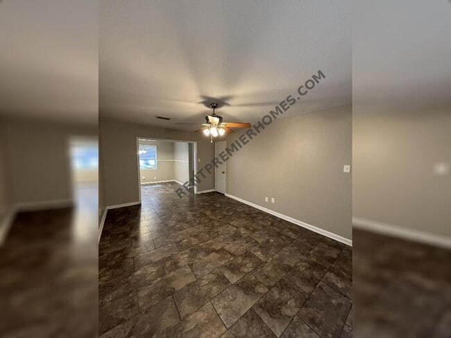 Building Photo - 1405 Stone St