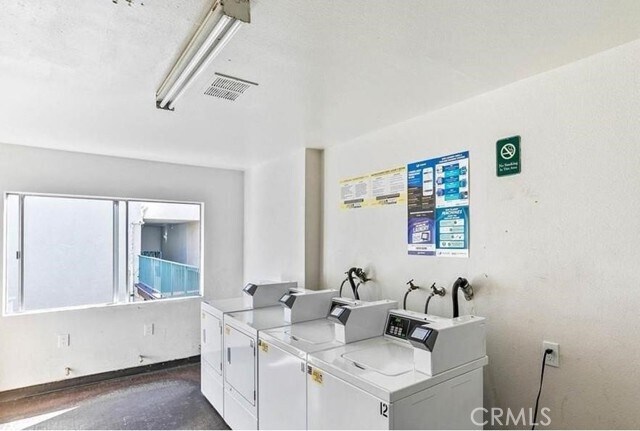 Foto del edificio - 5460 White Oak Ave