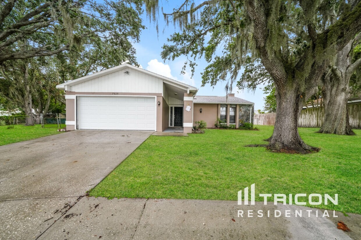 Foto principal - 7925 Cameron Cay Ct
