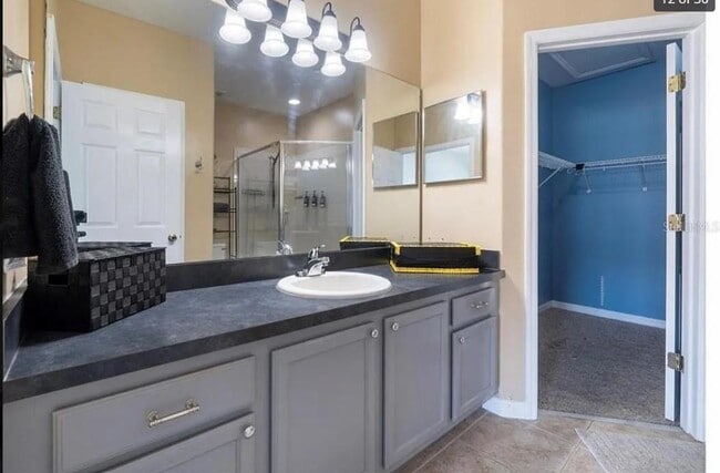 Building Photo - 2492 Seven Oaks Dr