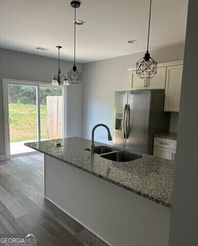 Foto del edificio - 4705 Chariot Dr