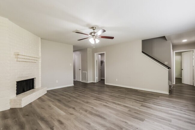 Building Photo - 25106 Lynbriar Ln