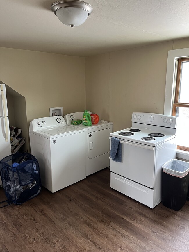 Foto principal - 203 S Whiton St