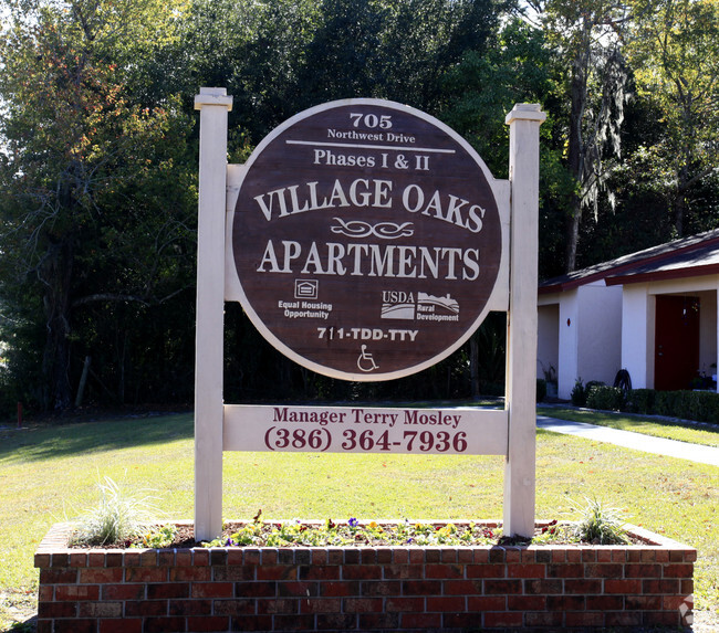 Foto del edificio - Village Oaks Apartments II