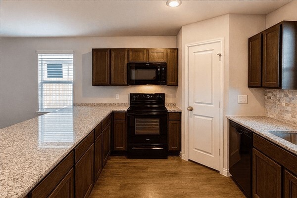 Foto del edificio - 1928 Rd 5714