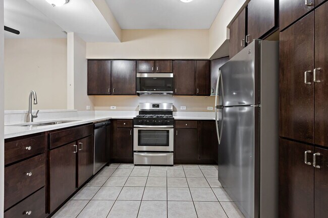 Building Photo - 2736 Odlum Dr