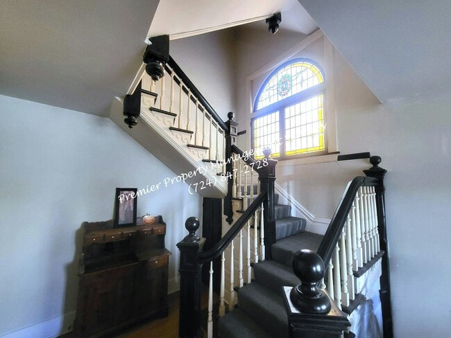 Foto del edificio - 345 Iroquois Pl