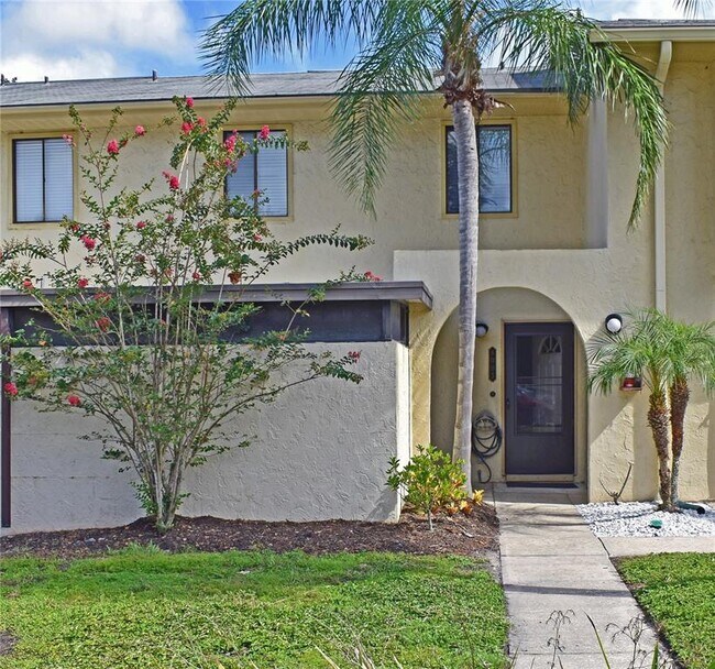 Building Photo - 9005 Pebble Creek Dr