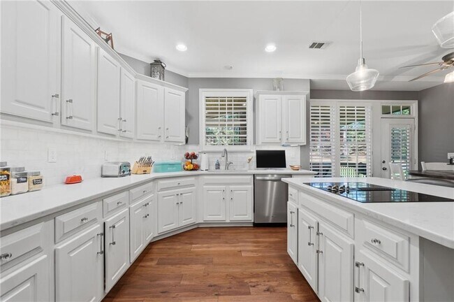 Building Photo - 1737 Kinsmon Cove
