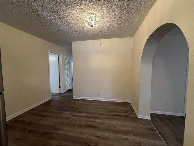 Foto del edificio - 1740 W Walnut St