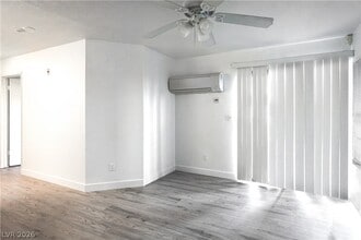 Building Photo - 510 Elm Dr