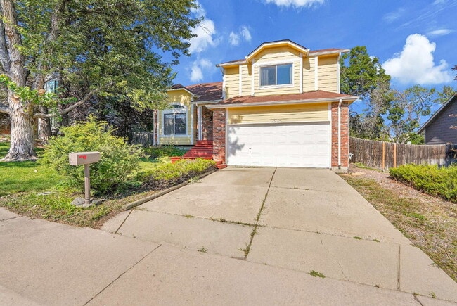 Building Photo - $3,095.00, 4-bed, 2.5-bath located in West...