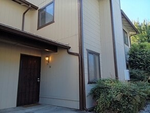 Building Photo - 49400 River Park Rd