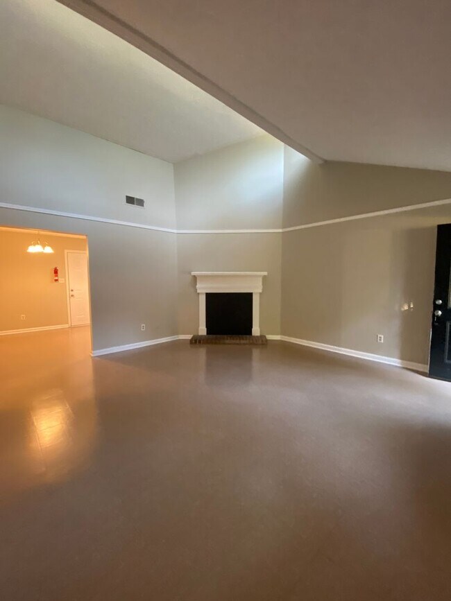 Foto del edificio - 111 Loblolly Dr