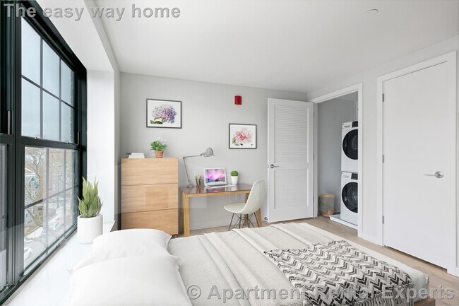 Building Photo - 10 Soden St
