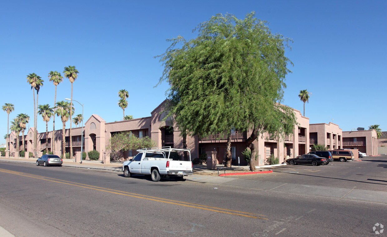Coral Gardens Apartments in Phoenix, AZ