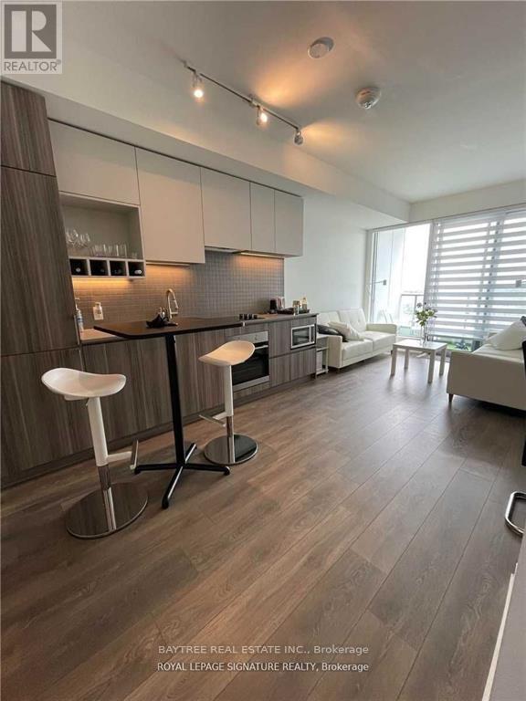 Photo du bâtiment - 898 Portage Pkwy