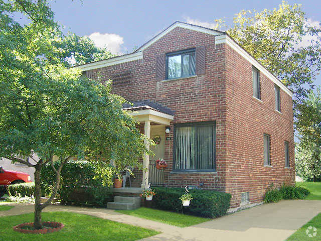 Building - Oakland Hills Townhomes