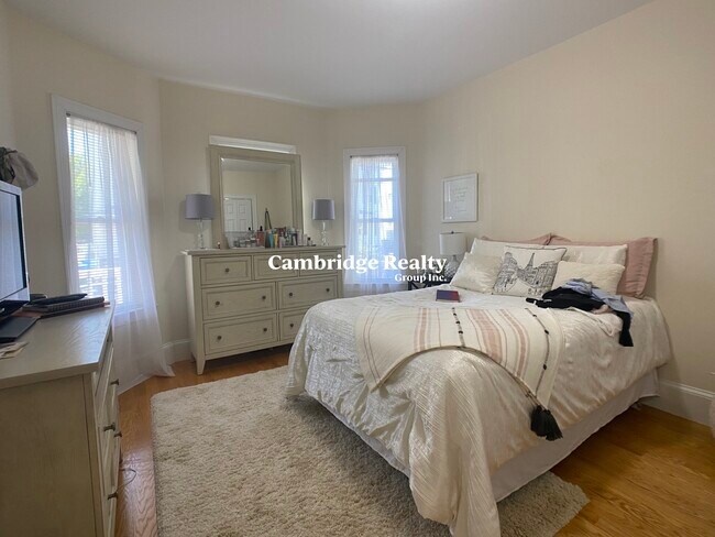 Foto del edificio - 24 Willard Ave