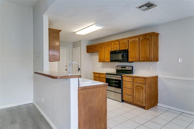 Building Photo - 962 Meadow Cir S