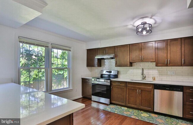 Building Photo - 2402 Windbreak Dr