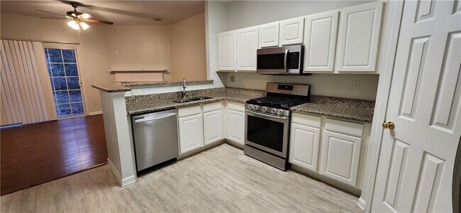 Building Photo - 3282 Hidden Cove Cir NW