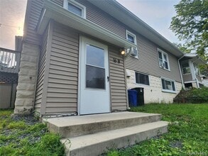 Building Photo - 16 Ardmore St