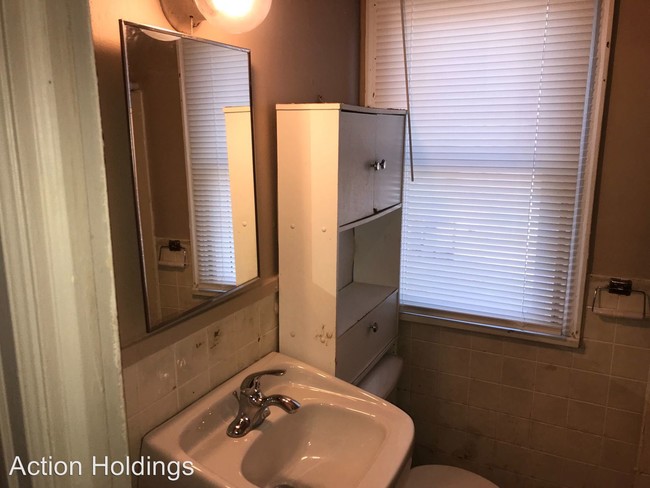 Building Photo - 1 br, 1 bath Apartment - 932 S Eddy St
