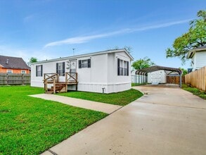 Building Photo - 506 Main St