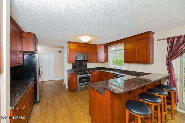 Foto del edificio - 1107 N Fort Bragg Rd