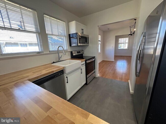 Foto del edificio - 2304 Lafayette Blvd