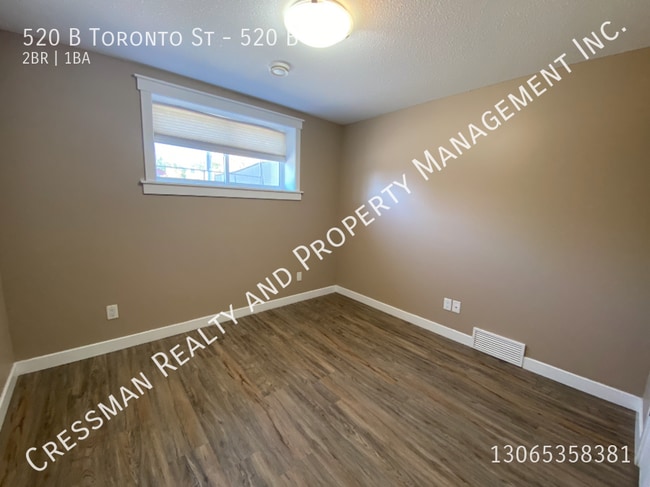 Photo du bâtiment - 2 Bedroom Basement Suite