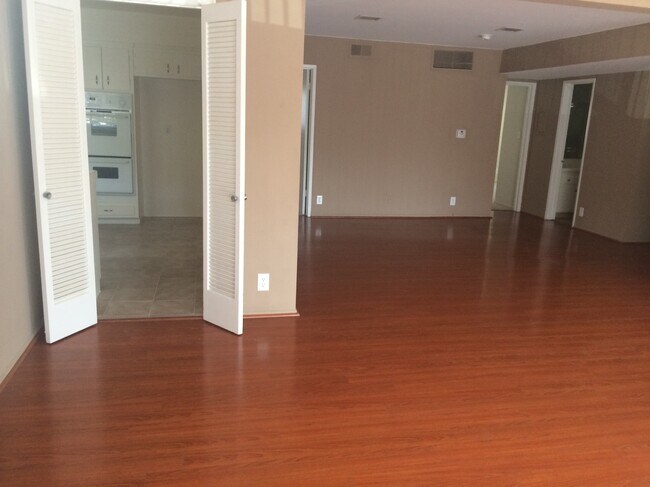 Foto del edificio - 4424 Cartwright Ave