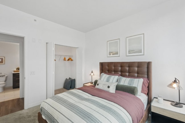 Photo - 932 Lake St Apartment