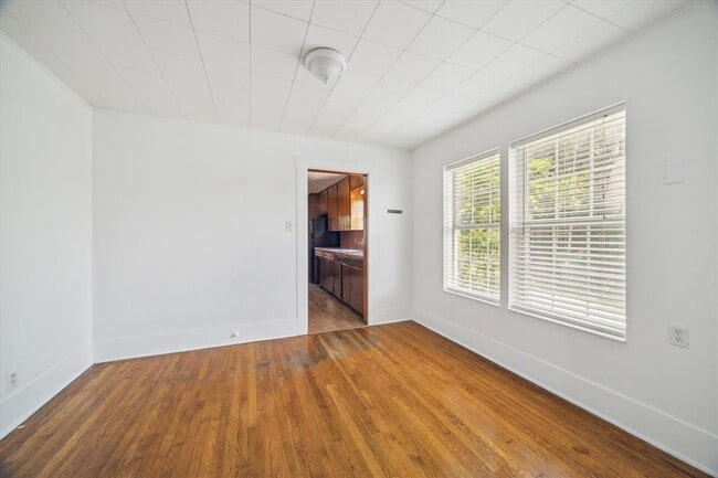 Building Photo - 2504 Oakcliff St