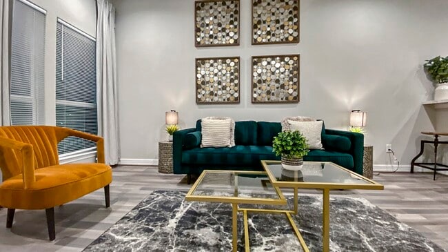 Building Photo - 3144 Southmore Blvd