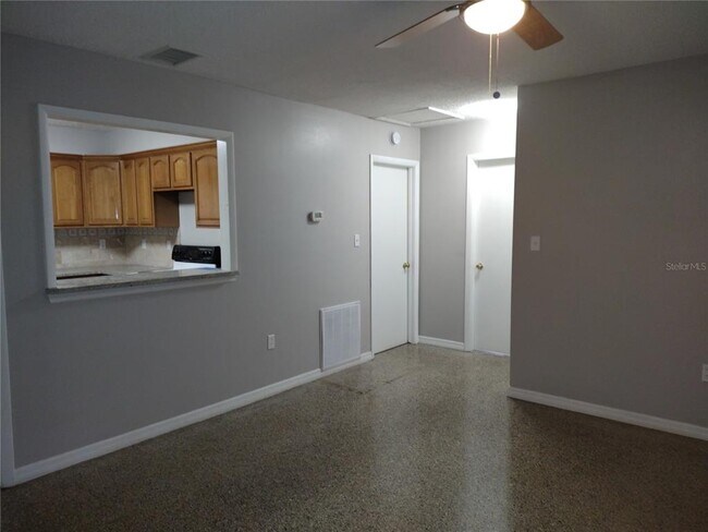 Foto del edificio - 431 Highland Dr