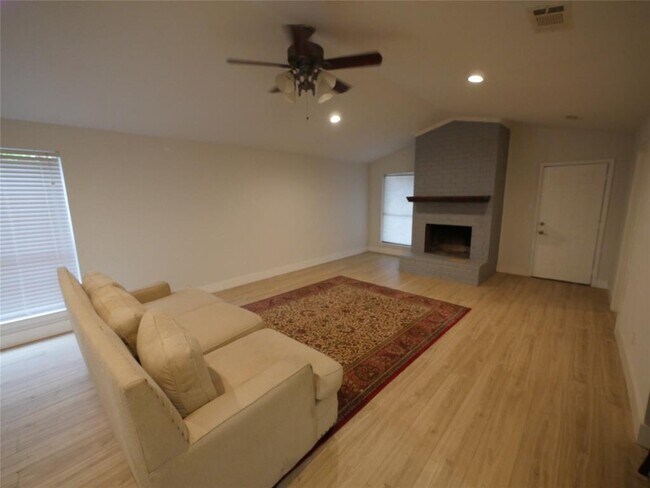 Foto del edificio - 8002 Beechnut St