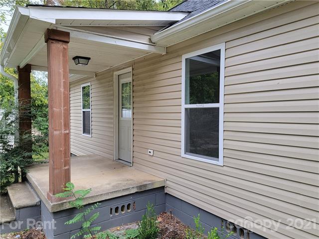 Building Photo - 1419 Oakshade Ave