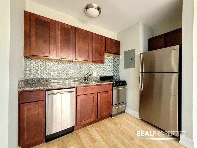 Photo - 443 W Wellington Ave Apartment