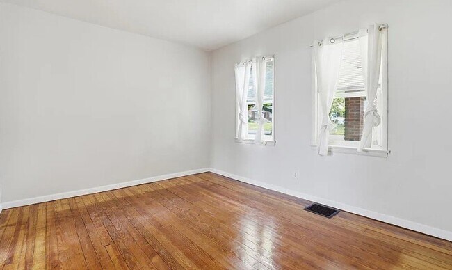 Foto del edificio - 770 E Washington Ave