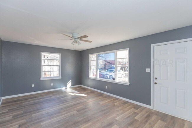 Foto del edificio - 3-bedroom 1 bathroom home available for rent.