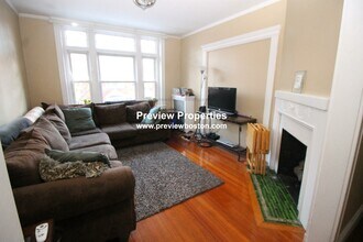 Building Photo - 10 Strathmore Rd