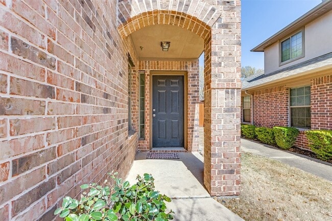 Building Photo - 1136 Landon Ln